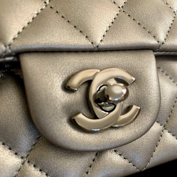 Chanel 21B CC Classic Mini Rectangular Lambskin Quilted Flap Bag - Ruthenium - Picture 4 of 16